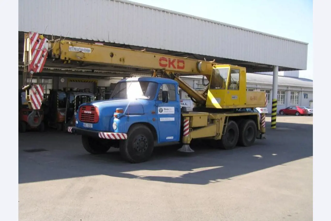 Prumyslových robotu-1